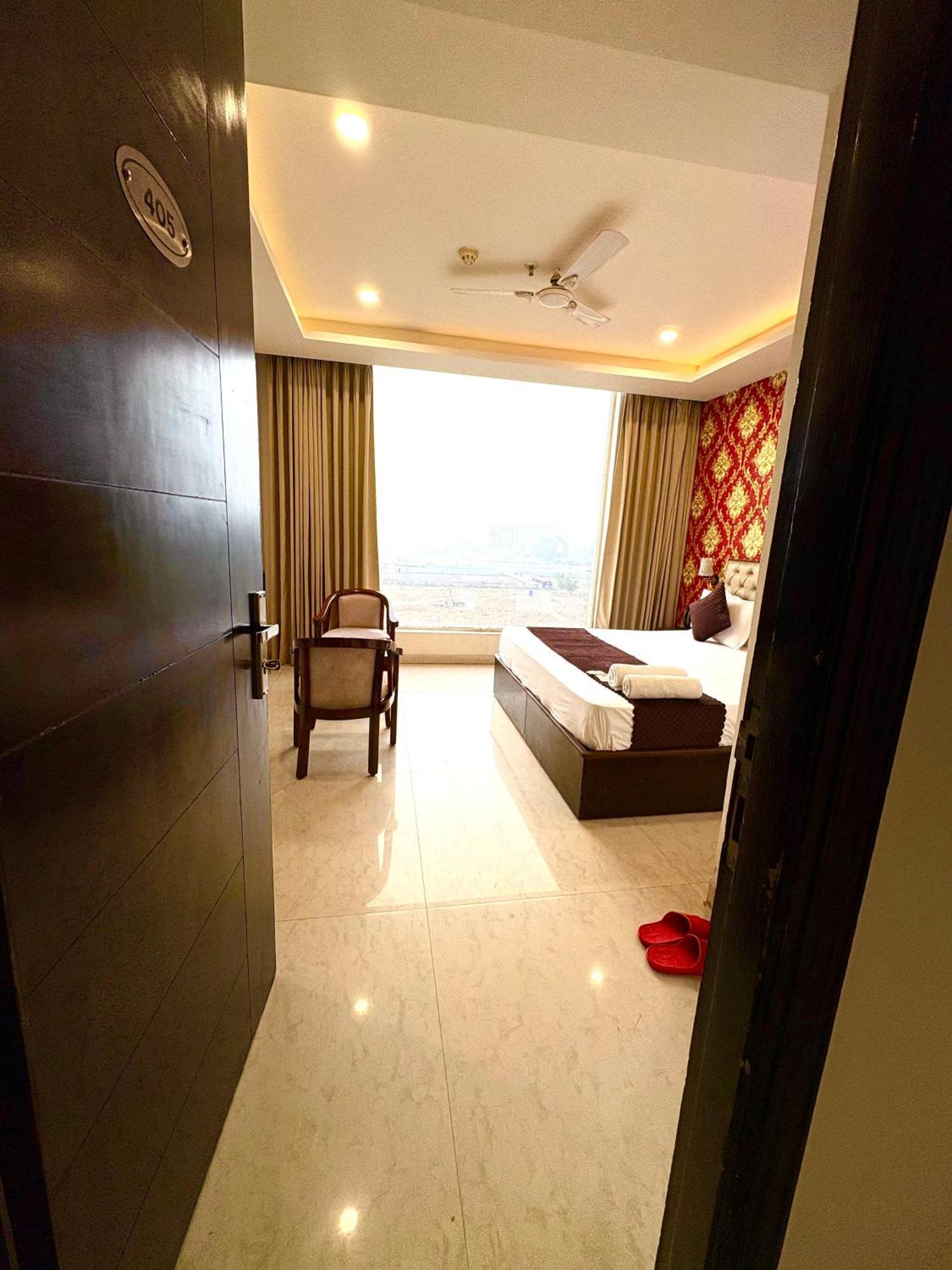 Hotel Northview Park By Lycoris !! Top Rated & Most Awarded Property In Tricity Zirakpur Exterior photo